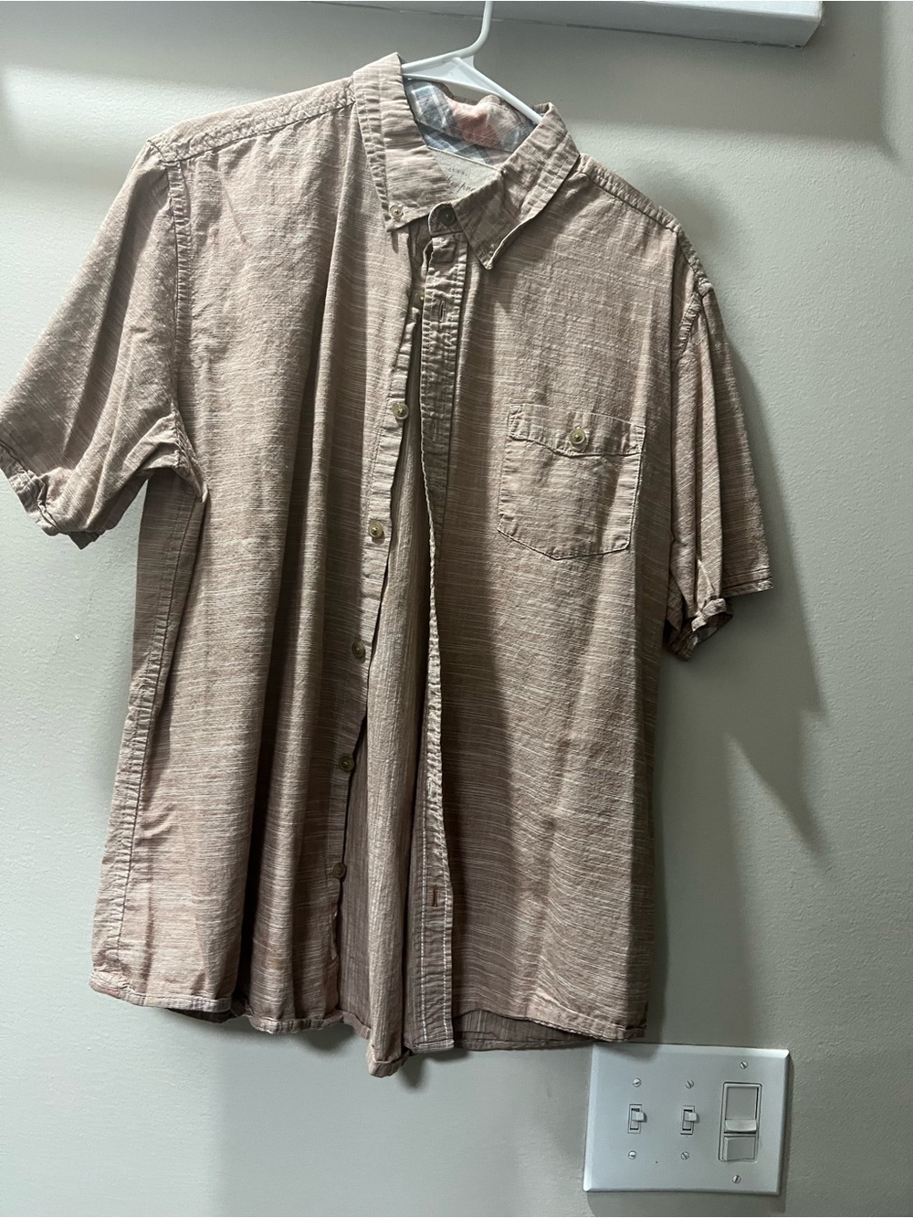 Men's Short-Sleeve Button-Down Shirt in Light Brown
